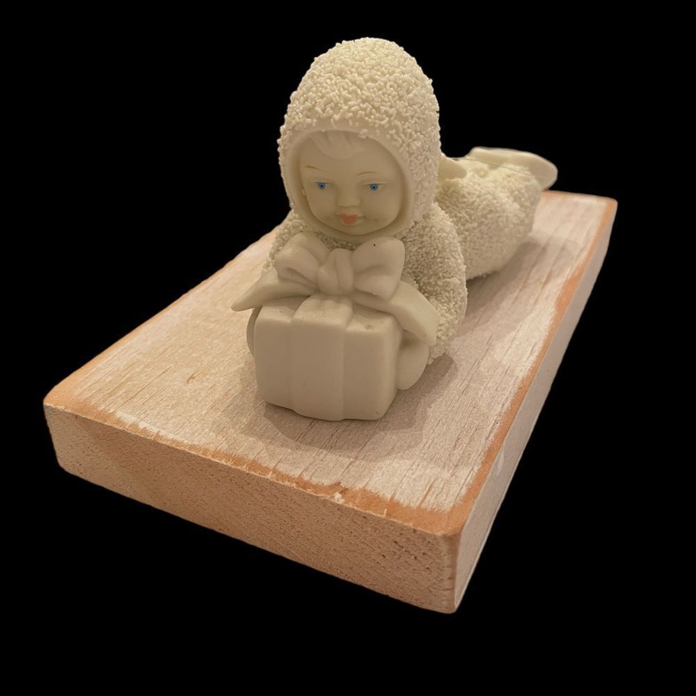 Vintage Department 56 Snowbabies “OVERNIGHT DELIVERY” Christmas ornament